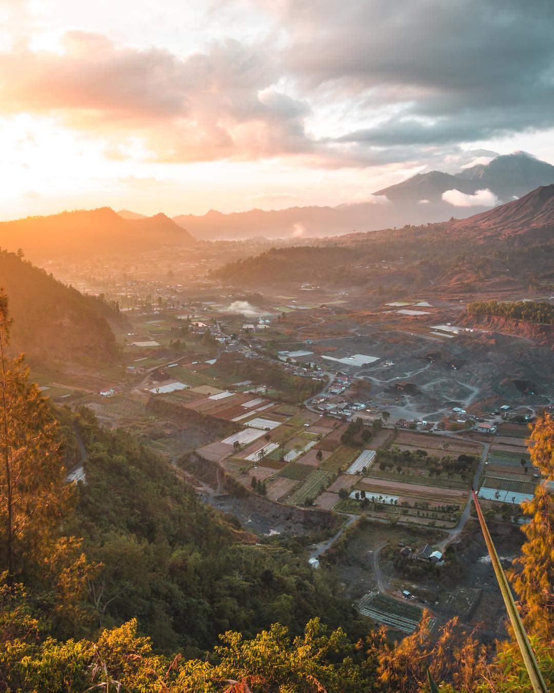 by_ewold pinggan(JPG)