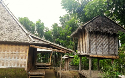 Menjelajahi Rumah Adat Suku Asli Bali